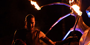 Lumière, feu et pyrotechnie sont au centre de toutes nos créations.