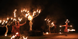 Ce spectacle utilise des costumes magnifiques.