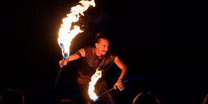 Le feu et la pyrotechnie sont à l'honneur dans les créations artistiques de cette compagnie